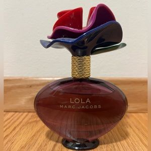 Marc Jacobs Lola perfume